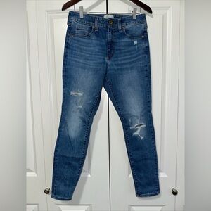 Universal Thread High Rise Distressed Skinny Jeans 8/29R